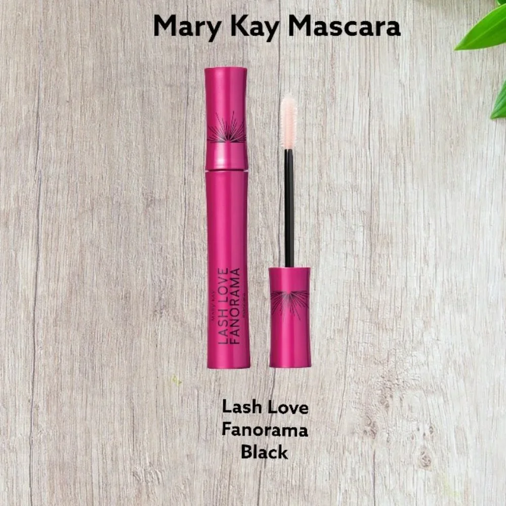 Lash Love Fanorama™ Mascara - Black